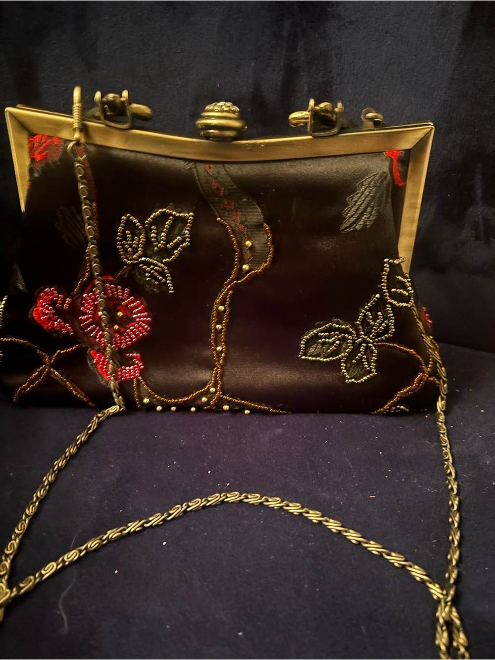 Beaded Floral Satin Frame Crossbody Bag - Black with Red Accentsi